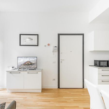 Easylife - Stile E Comfort A Due Passi Da Centrale Мілан Екстер'єр фото